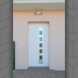 Inox betétes műanyag bejárati ajtó